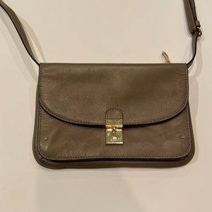 Tory Burch small crossbody bag in taupe zipper and clasp closures leather